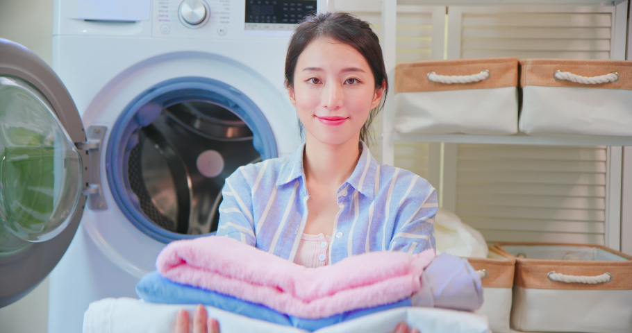 Asian Show In The Laundry